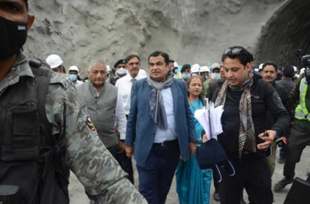 नितिन गडकरी श्रीनगर-लेह राजमार्ग पर जेड-मोड़ टनल का आज करेंगे उद्घाटन नितिन गडकरी श्रीनगर-लेह राजमार्ग पर जेड-मोड़ टनल का आज करेंगे उद्घाटन