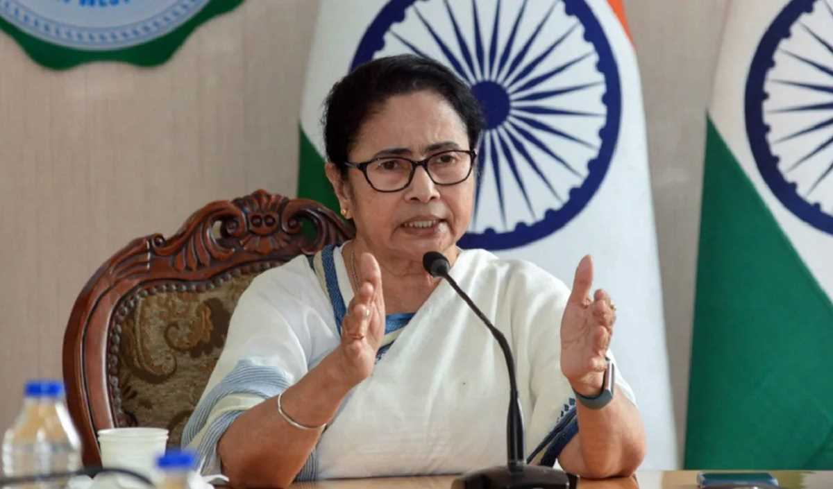 केंद्र की उदासीनता से अंतहीन पीड़ा झेल रहे बंगाल के लोग: ममता बनर्जी केंद्र की उदासीनता से अंतहीन पीड़ा झेल रहे बंगाल के लोग: ममता बनर्जी