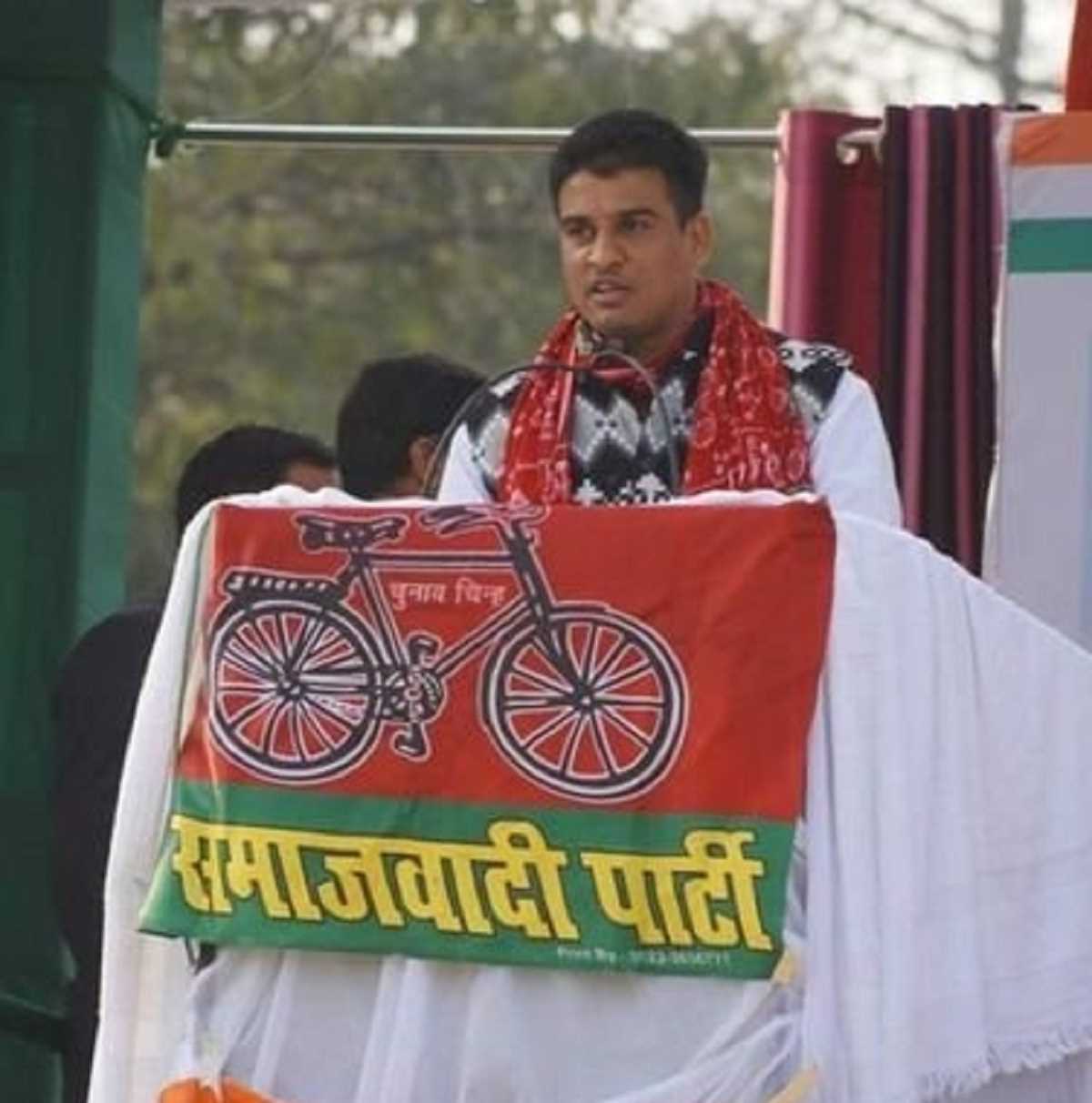 UP: सपा विधायक इरफान सोलंकी पर FIR, फर्जी आधार कार्ड से दिल्ली से मुंबई हवाई यात्रा की UP: सपा विधायक इरफान सोलंकी पर FIR, फर्जी आधार कार्ड से दिल्ली से मुंबई हवाई यात्रा की