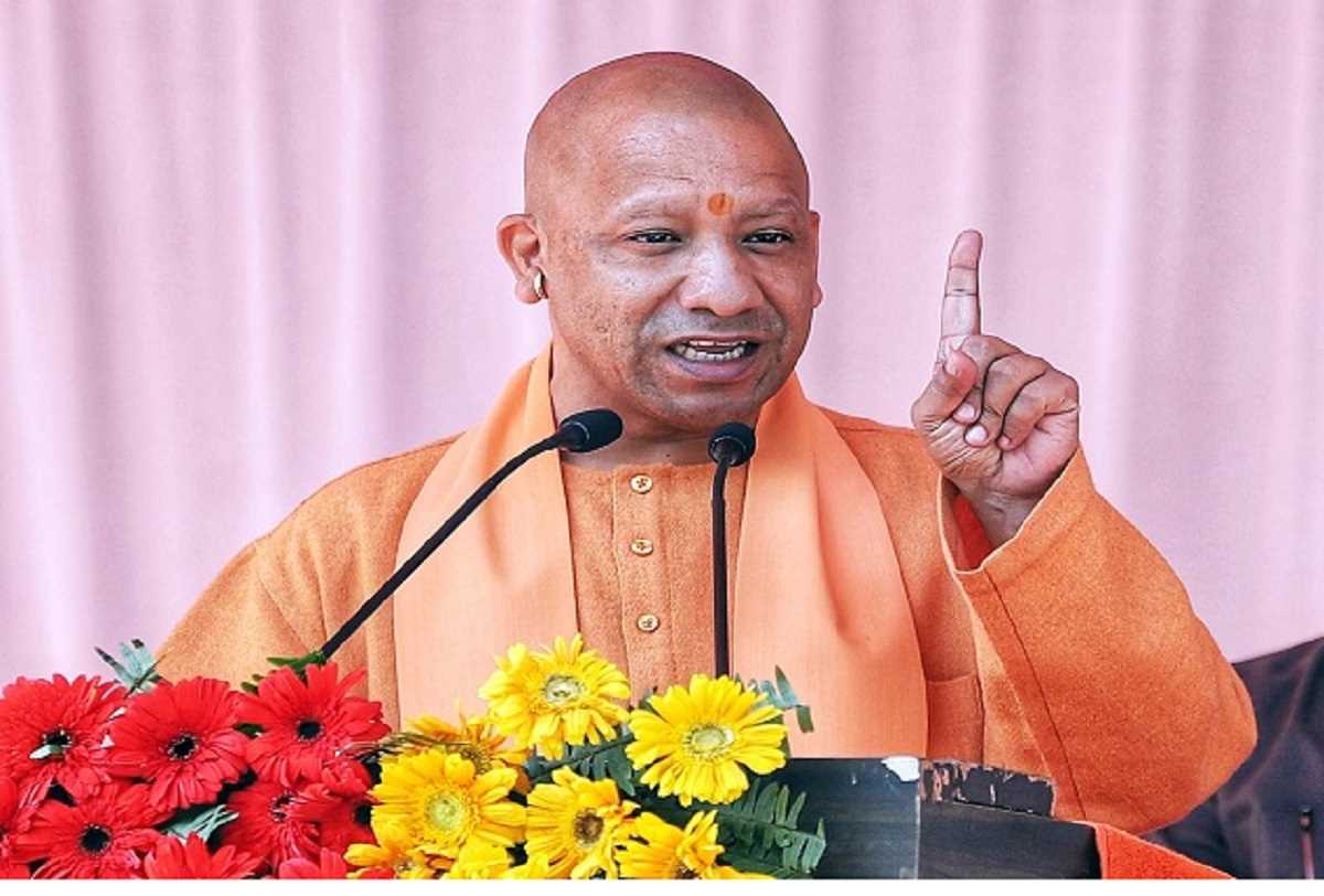 आगरा पहुंचे सीएम योगी ने कहा, बांग्लादेश वाली गलतियां यहां नहीं होनी चाहिए, बंटेंगे तो कटेंगे