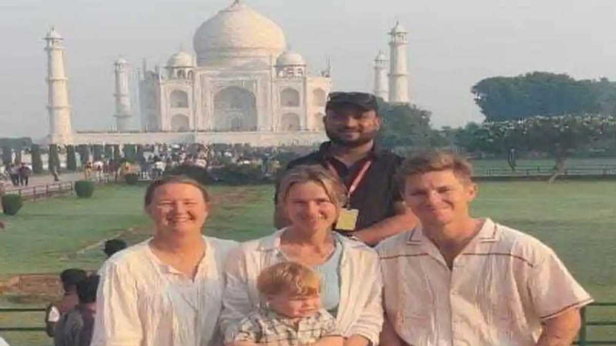आस्ट्रेलिया के गेंदबाज एडम जम्पा ने परिवार के साथ निहारा ताजमहल