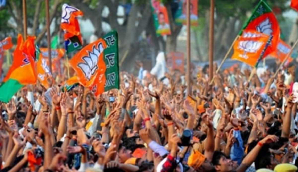 कर्नाटक में रथ यात्रा शुरू करने के लिए पूरी तरह तैयार बीजेपी कर्नाटक में रथ यात्रा शुरू करने के लिए पूरी तरह तैयार बीजेपी