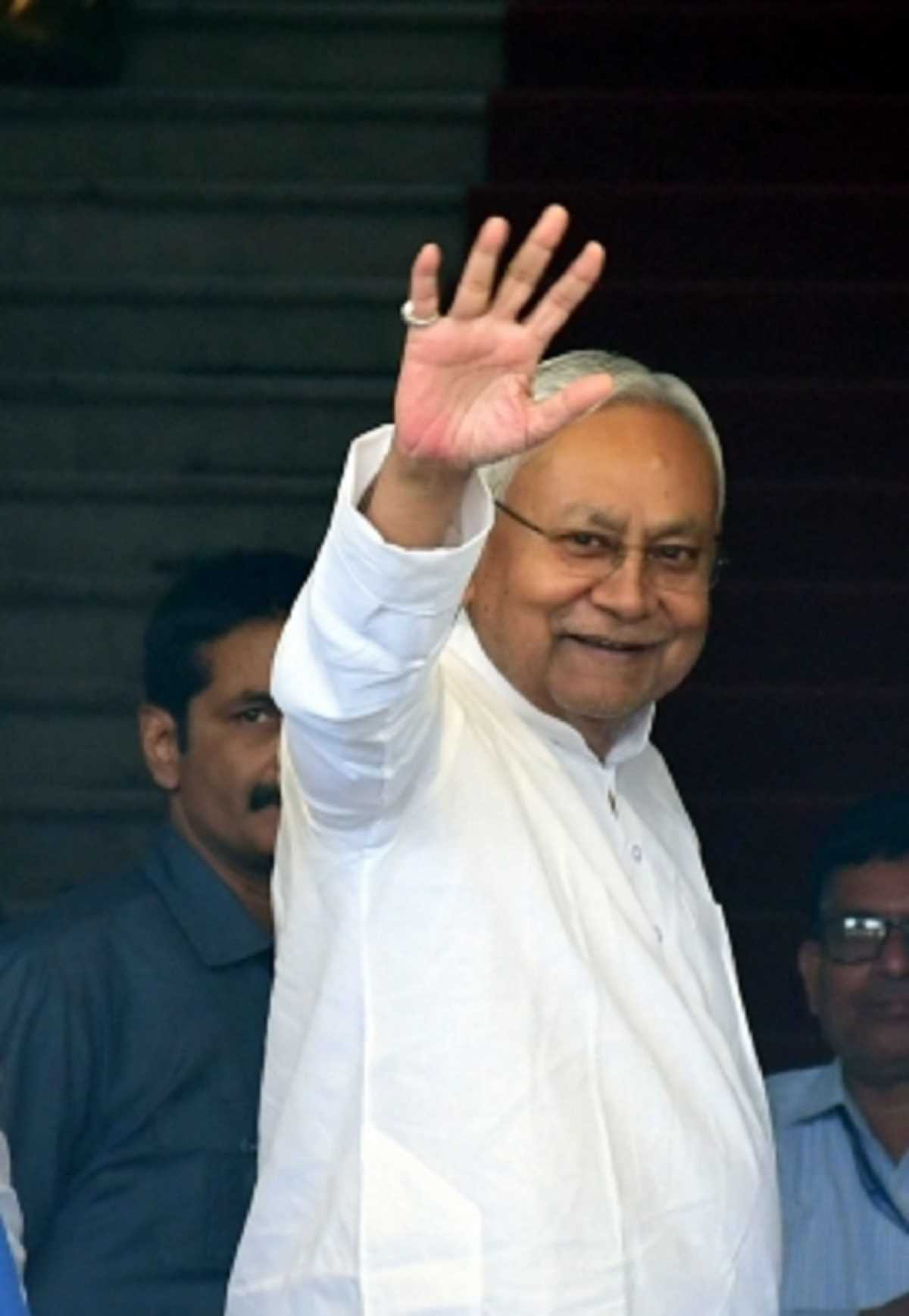 सीएम नीतीश कुमार विपक्ष के नेताओं से मिलने के लिए दिल्ली रवाना