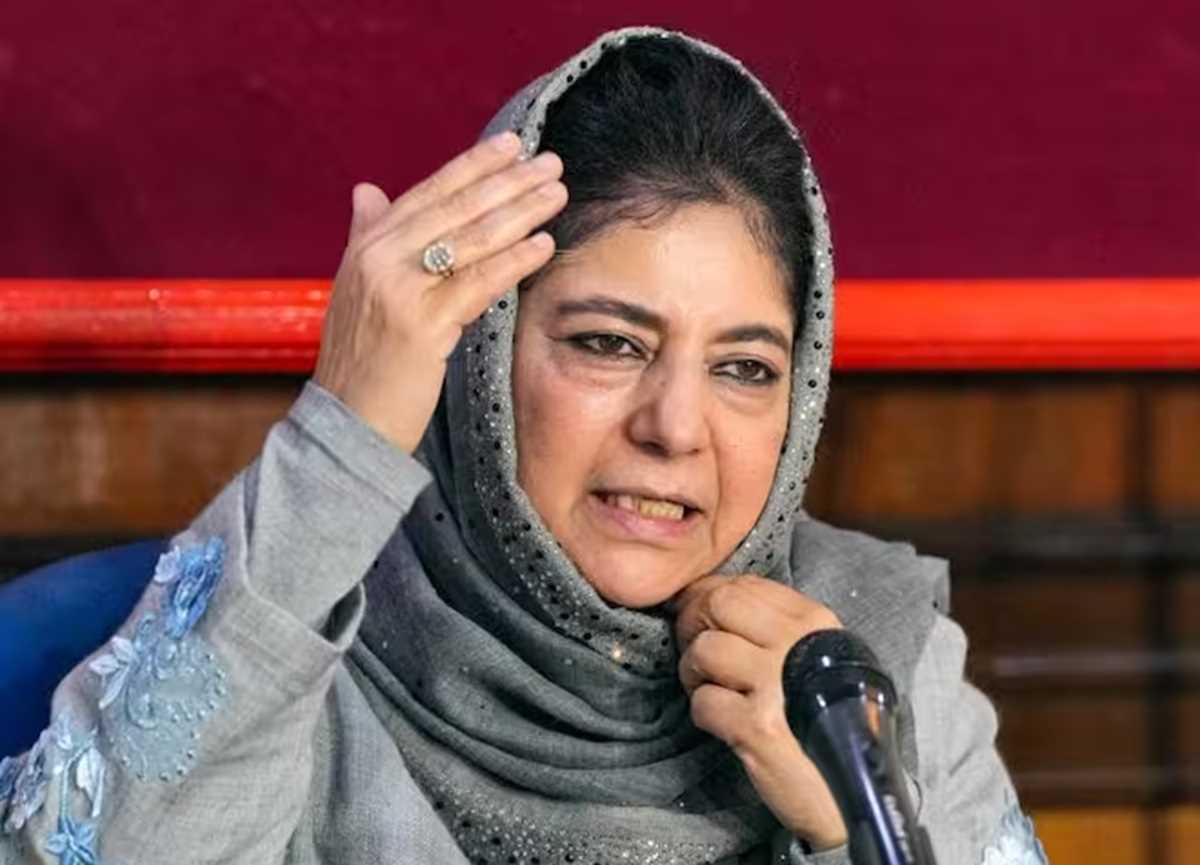 ‘नए कश्मीर’ में न तो सेना सुरक्षित और न ही स्थानीय लोग: महबूबा मुफ्ती ‘नए कश्मीर’ में न तो सेना सुरक्षित और न ही स्थानीय लोग: महबूबा मुफ्ती