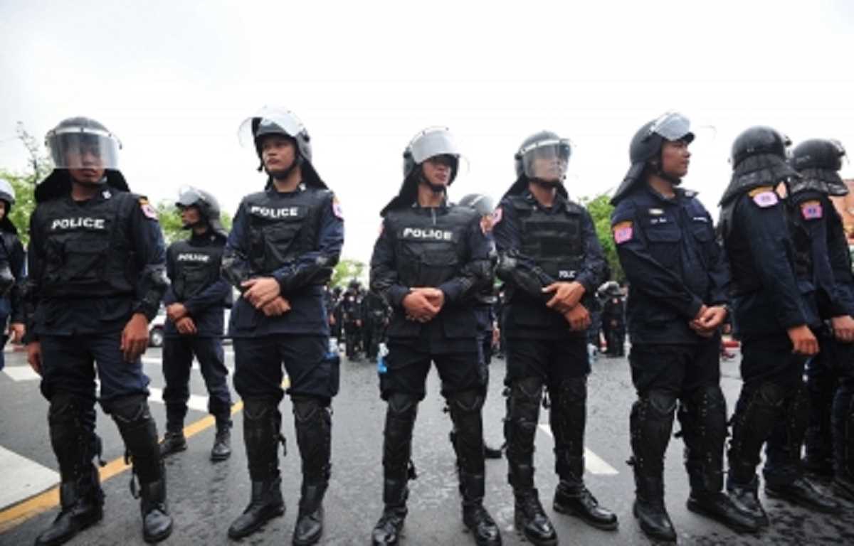 थाईलैंड के आर्मी कॉलेज में गोलीबारी, 2 की मौत थाईलैंड के आर्मी कॉलेज में गोलीबारी, 2 की मौत