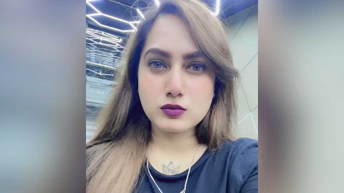 बठिंडा : पार्किंग में खड़ी कार में मिला सोशल मीडिया इन्फ्लुएंसर का शव, जांच में जुटी पुलिस बठिंडा : पार्किंग में खड़ी कार में मिला सोशल मीडिया इन्फ्लुएंसर का शव, जांच में जुटी पुलिस