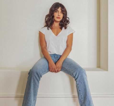 प्रियंका चोपड़ा का ब्लू जीन बेबी अवतार