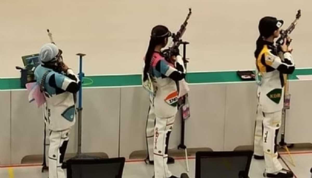 एशियन गेम्स : रमिता, मेहुली, आशी ने महिलाओं की 10 मीटर एयर राइफल में रजत पदक जीता