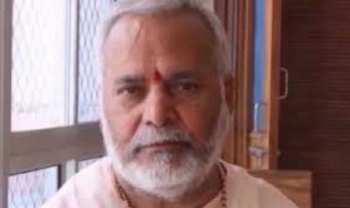 पूर्व केंद्रीय गृह राज्य मंत्री चिन्मयानंद को गिरफ्तार कर कोर्ट में पेश करने का आदेश