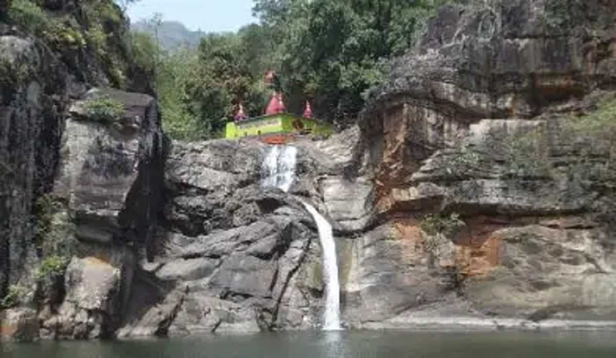 पुणे में पिकनिक मनाने गए झरने में चार बच्चों समेत पांच डूबे