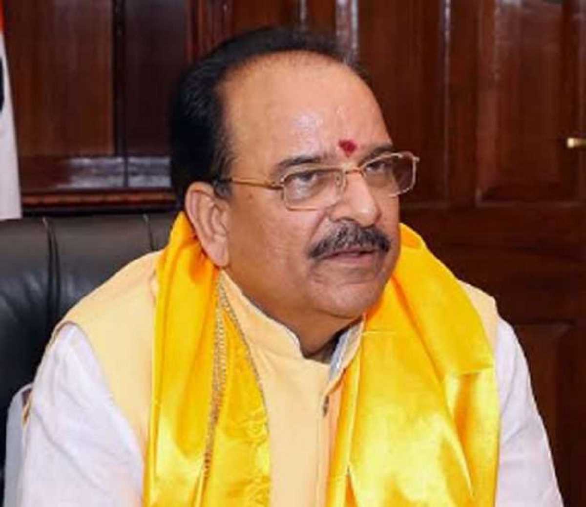 जोशीमठ : रक्षा राज्यमंत्री की जोशीमठ आर्मी बेस में प्रशासनिक अधिकारियों के साथ बैठक, प्रभावित लोगों से की मुलाकात