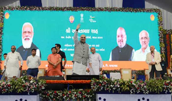 शाह ने गांधीनगर को दी 279 करोड़ रुपए के विकास कार्यों की भेंट