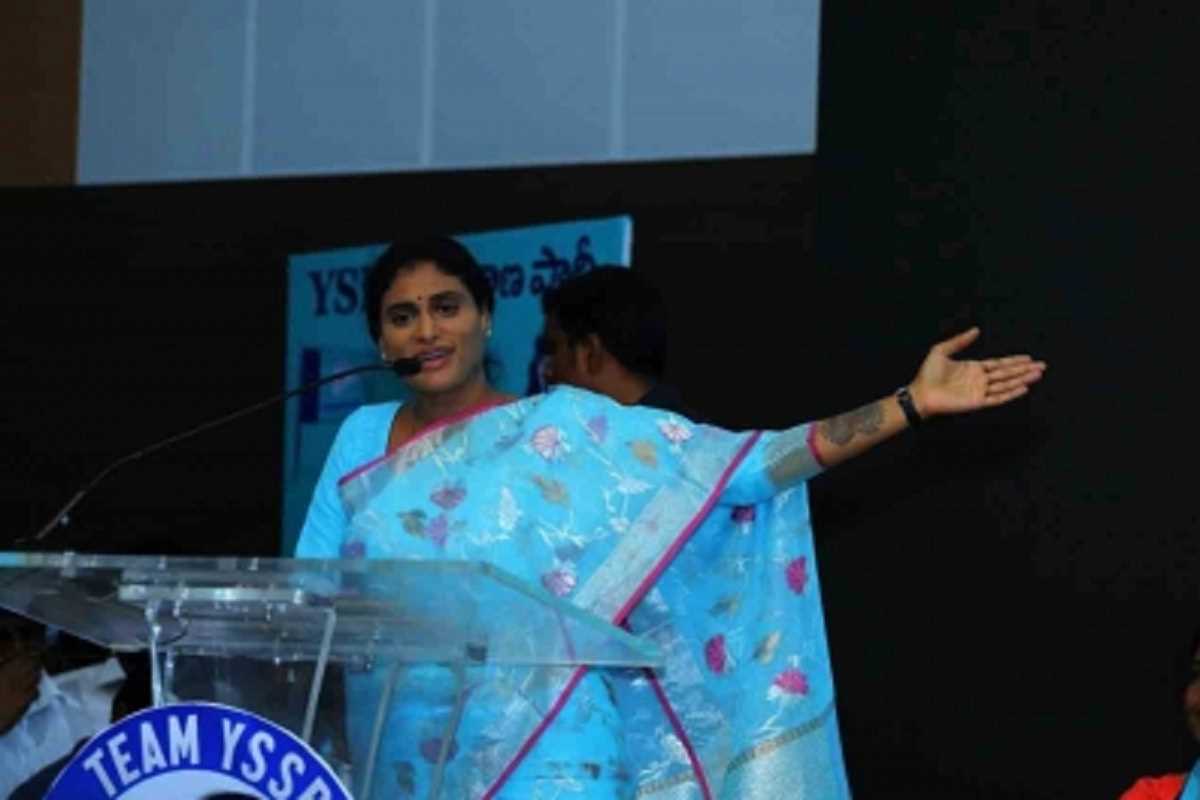 शर्मिला ने एनटीआर यूनिवर्सिटी का नाम बदलने के भाई के फैसले को गलत करार दिया