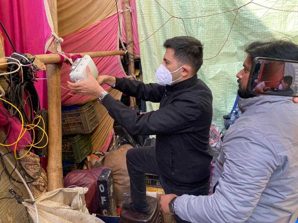 आप ने किसानों के लिए सिंघु बॉर्डर पर लगवाए फ्री वाईफाई हॉटस्पॉट