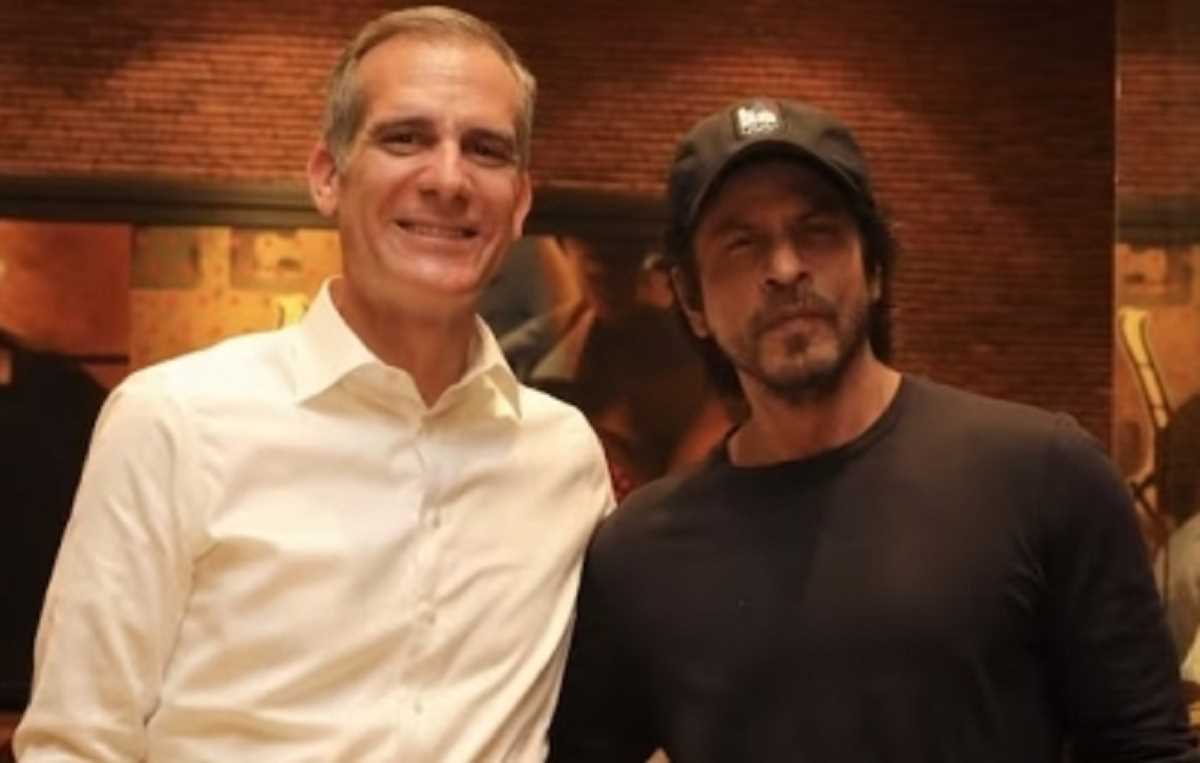 शाहरुख ने  किया अमेरिकी राजदूत एरिक गासेर्टी का  मन्नत में स्वागत