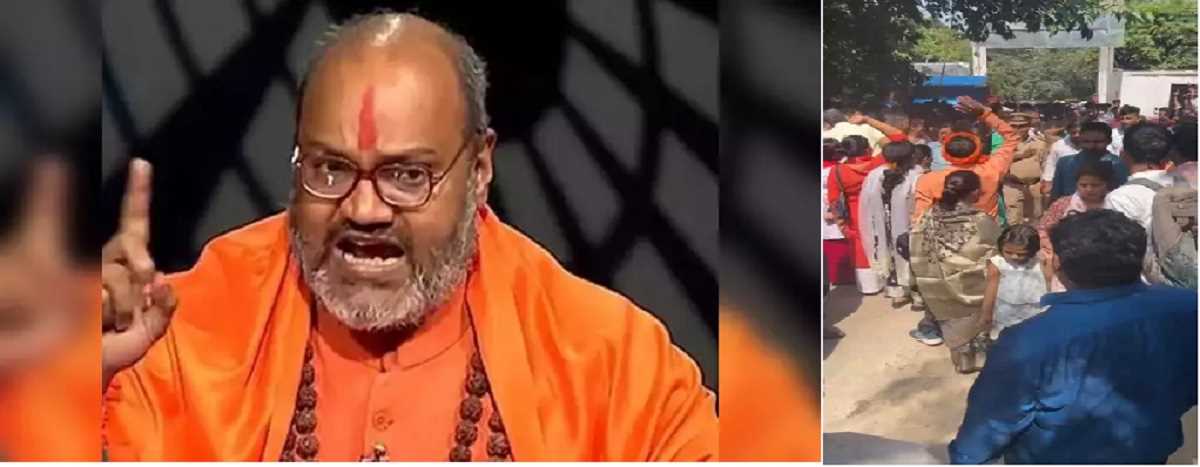 यति नरसिंहानंद से जुड़े कार्यकर्ता और भक्तगणों ने डाला कमिश्नर ऑफिस के बाहर डेरा यति नरसिंहानंद से जुड़े कार्यकर्ता और भक्तगणों ने डाला कमिश्नर ऑफिस के बाहर डेरा