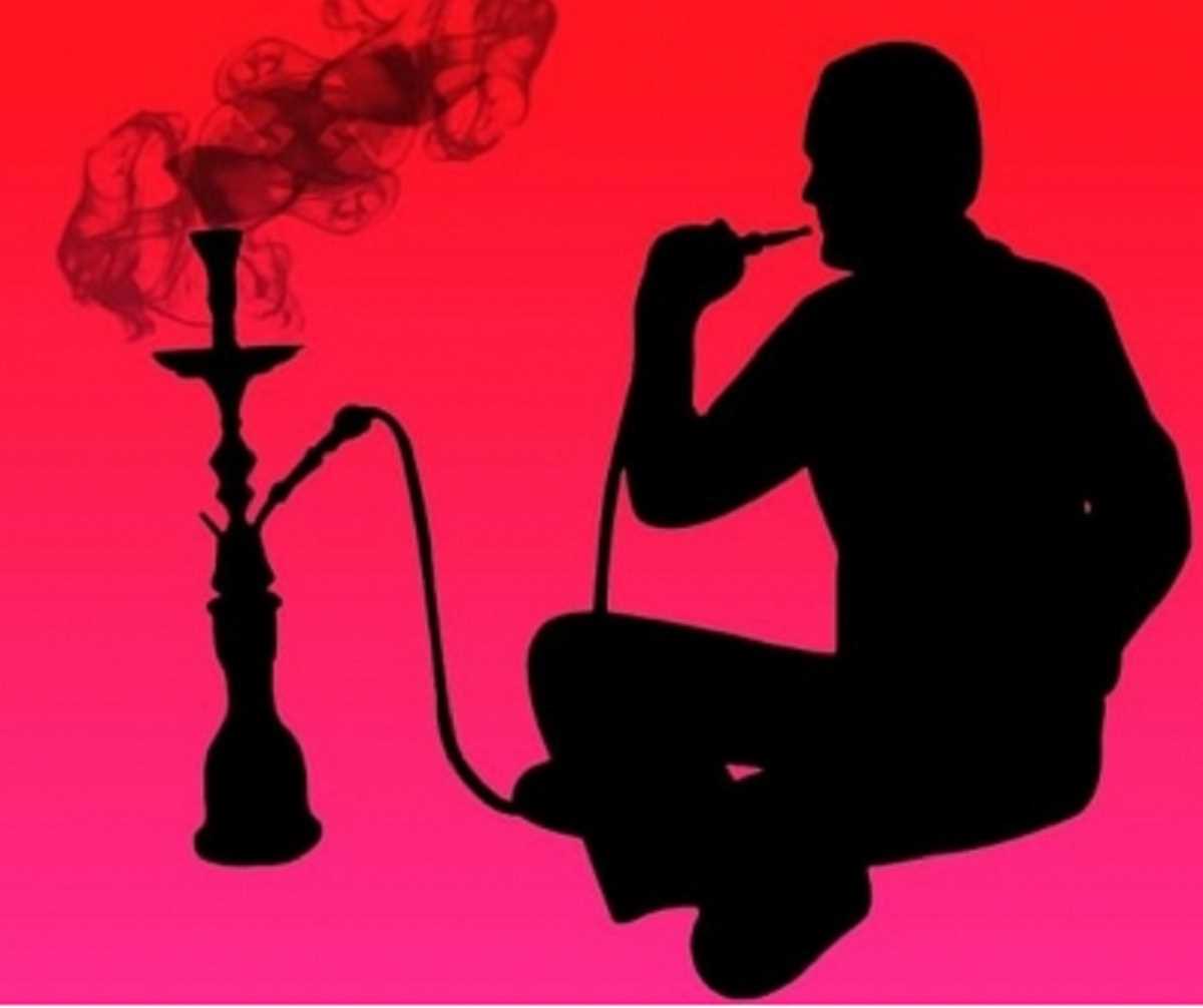 कोचिंग में चल रही थी हुक्केबाजी की क्लास, मालिक सहित कई गिरफ्तार