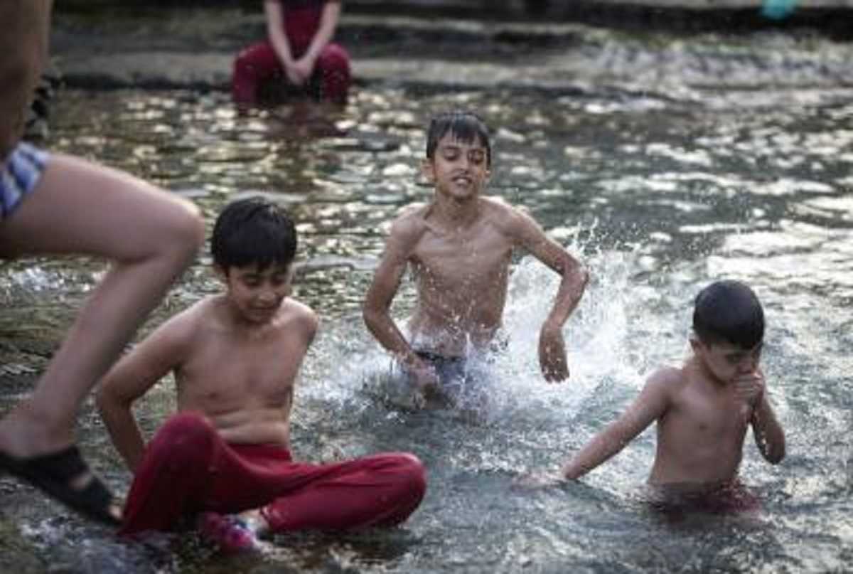 ईरान में गर्मी के कारण दो दिन के लिए सभी सार्वजनिक और निजी संस्थानों में छुट्टी