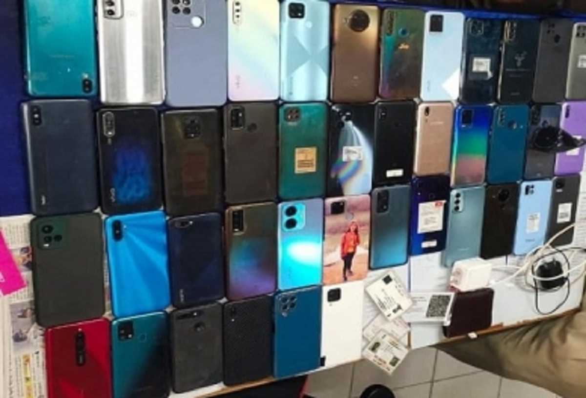 झारखंड के साहिबगंज में बच्चों को मोबाइल फोन चोरी की दी जा रही ट्रेनिंग