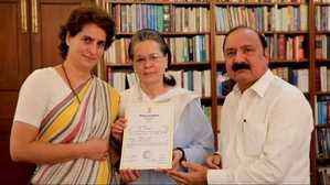 आखिर अमेठी से लड़ने वाले किशोरी लाल शर्मा कौन हैं और क्यों लड़ाया गया इन्हें