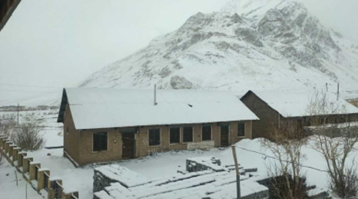 Weather Update: मैदानी इलाकों में पारा गिरने की संभावना