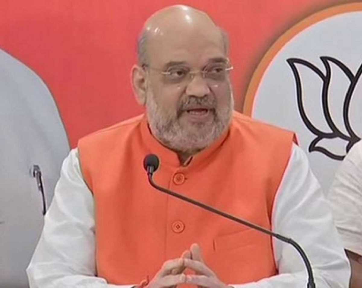 शाह के स्वागत के लिए लगे पोस्टर पर दिखी राजे की तस्वीर,छिड़ा पोस्टर वार शाह के स्वागत के लिए लगे पोस्टर पर दिखी राजे की तस्वीर,छिड़ा पोस्टर वार