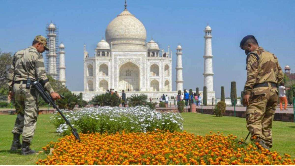 ताजमहल को मिली बम से उड़ाने की धमकी