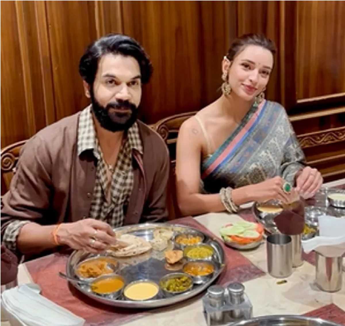 अहमदाबाद पहुंचे राजकुमार और तृप्ति, उठाया गुजराती थाली का लुत्फ