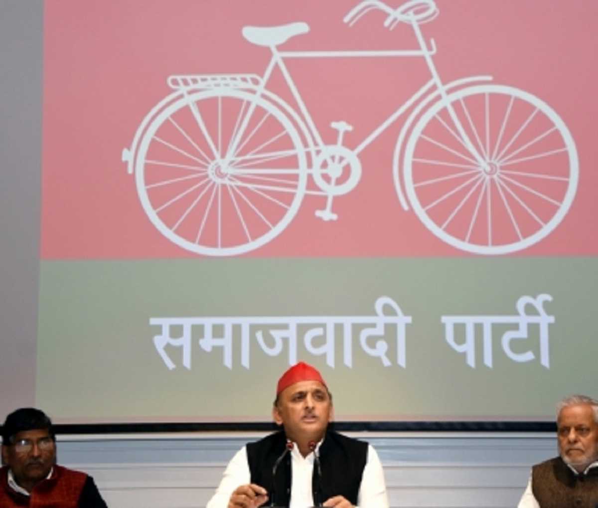 लोकसभा चुनाव के लिए फील्ड में आक्रामक होकर उतरेगी सपा