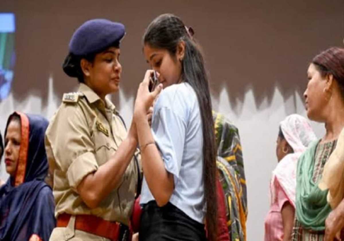 यूपी में हर बुधवार शक्ति दीदी आएंगी, समस्याओं का समाधान संग लाएंगी यूपी में हर बुधवार शक्ति दीदी आएंगी, समस्याओं का समाधान संग लाएंगी