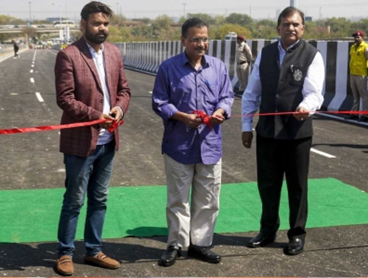 दिल्ली के सीएम केजरीवाल ने आश्रम फ्लाईओवर का उद्घाटन किया दिल्ली के सीएम केजरीवाल ने आश्रम फ्लाईओवर का उद्घाटन किया