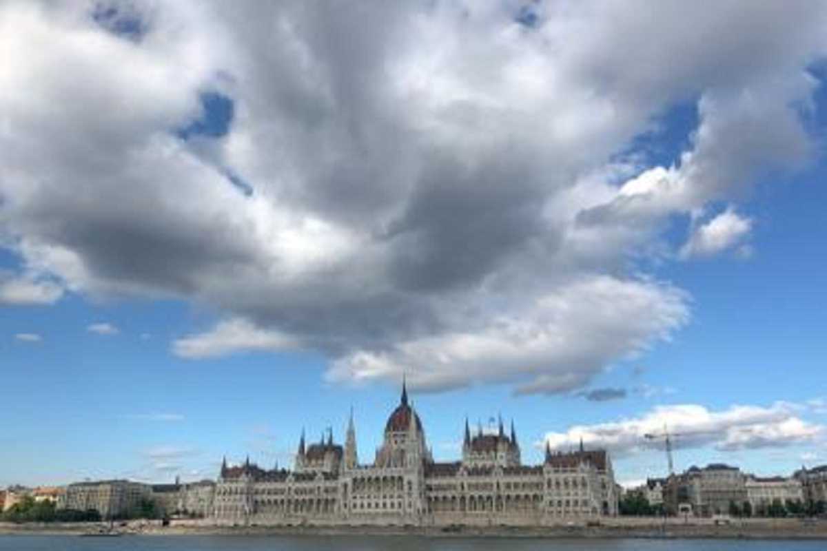 हंगरी में 1901 के बाद इस साल पड़ी भीषण गर्मी