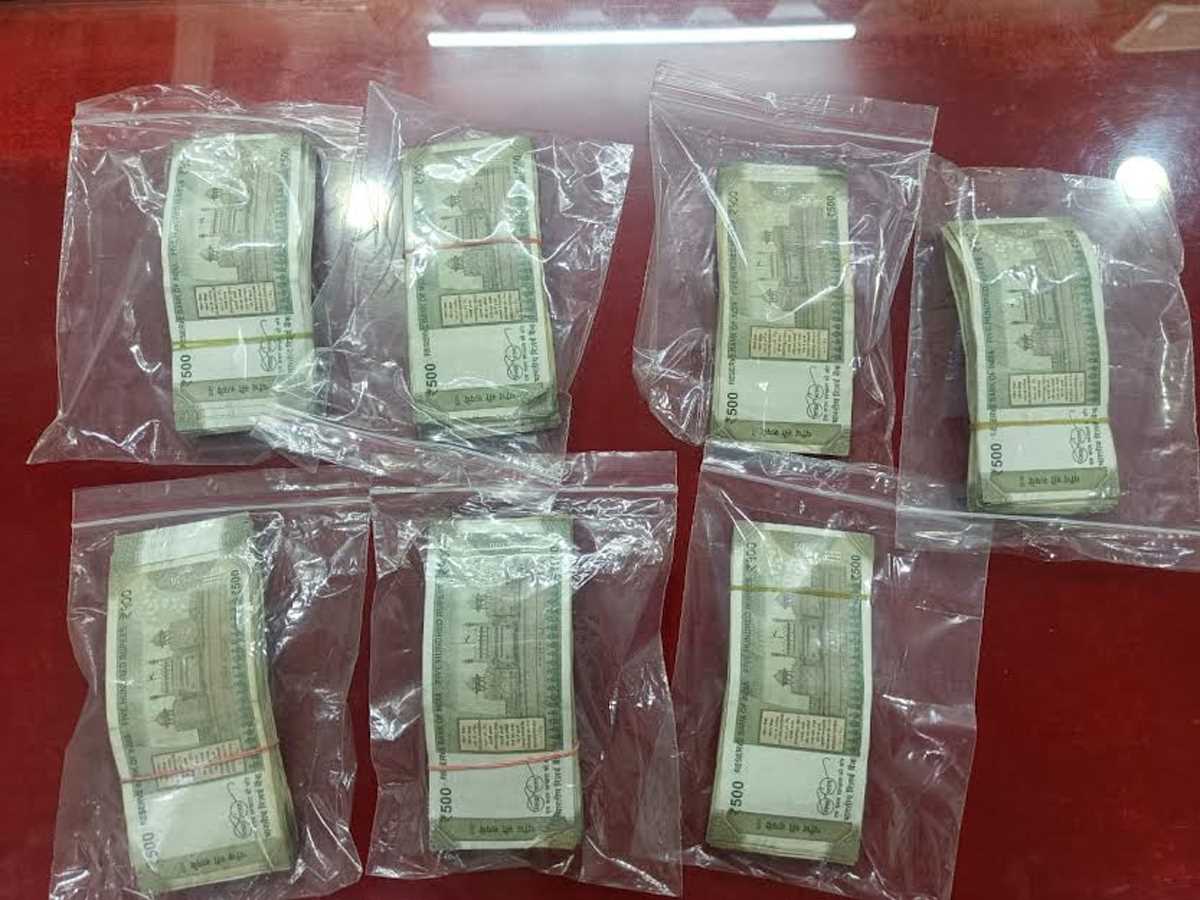 चोरी करने वाले पति पत्नी पुलिस गिरफ्त में, 48 घण्टे में पुलिस को मिली सफलता