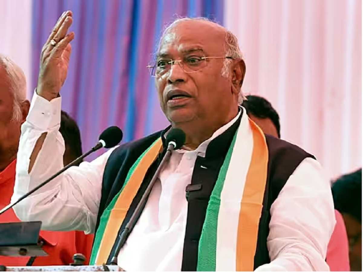 खड़गे का भाजपा पर तंज, मोदी सरकार में एक्ट ईस्ट नीति एक्ट लीस्ट बन गई है खड़गे का भाजपा पर तंज, मोदी सरकार में एक्ट ईस्ट नीति एक्ट लीस्ट बन गई है