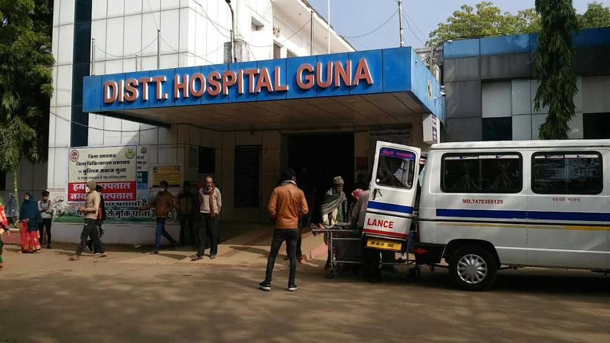 रिश्वतखोर सरकारी डॉक्टर को संभाग आयुक्त ने किया निलंबित