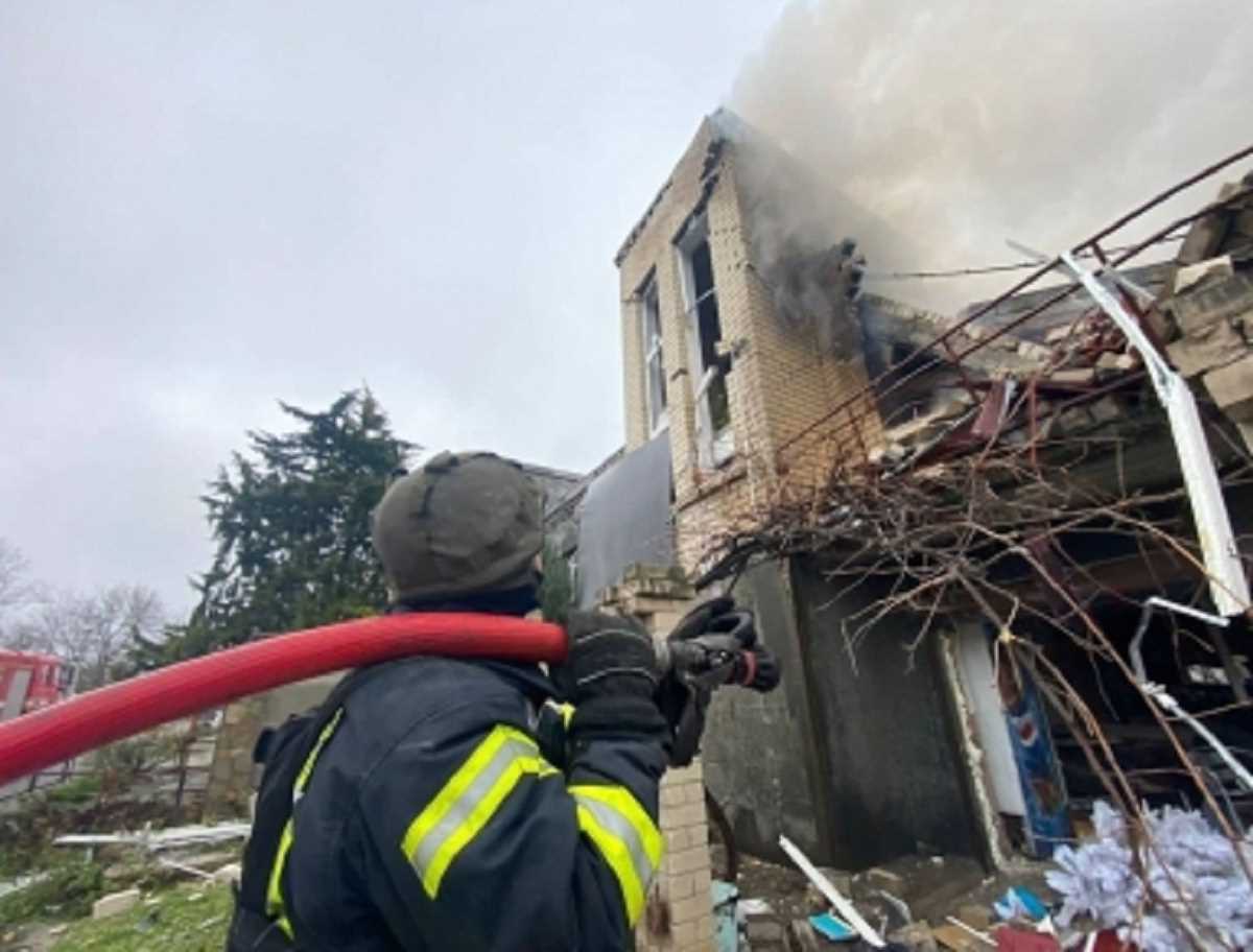 रूस ने यूक्रेन पर बड़े पैमाने पर दागी मिसाइलें रूस ने यूक्रेन पर बड़े पैमाने पर दागी मिसाइलें