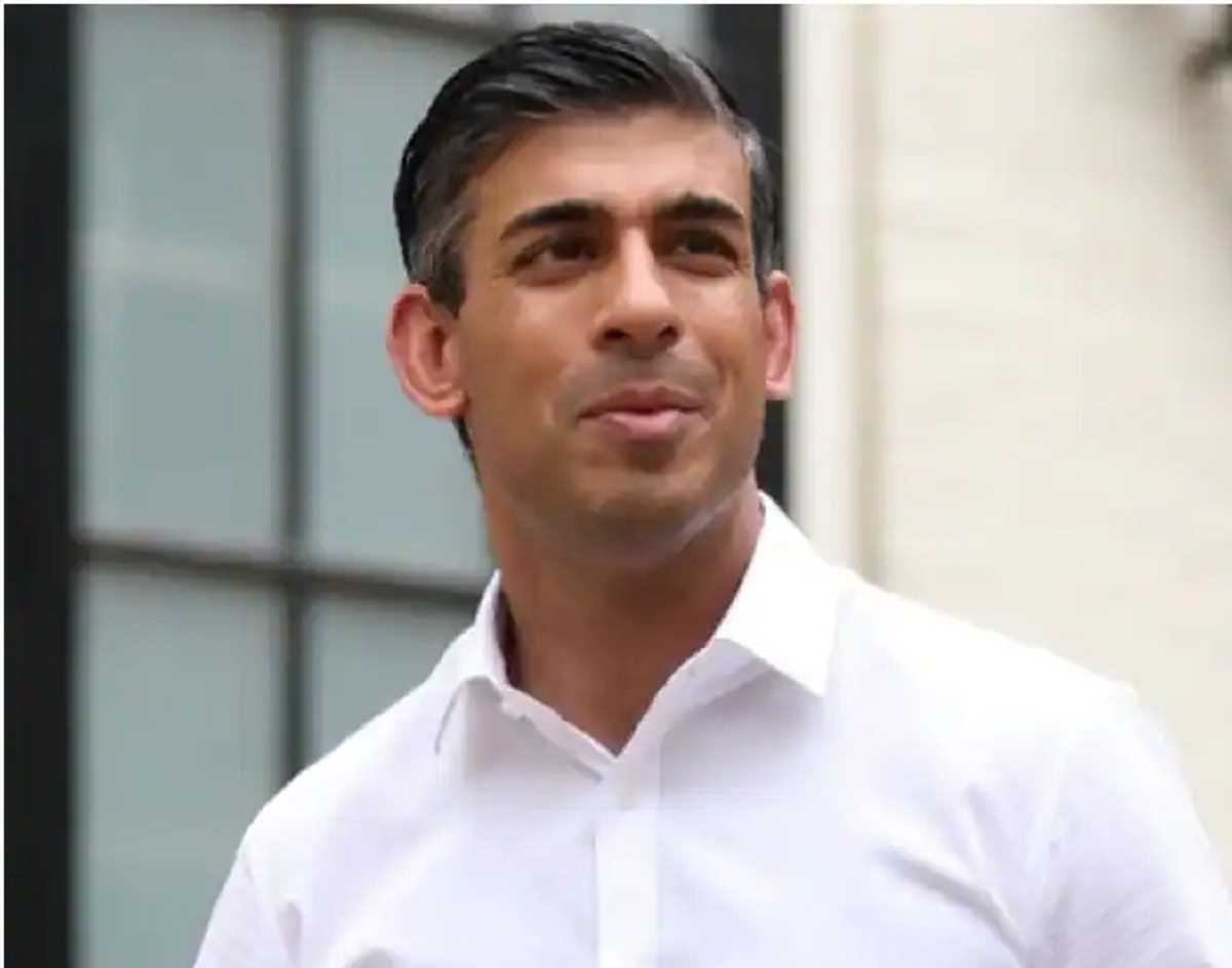 प्रधानमंत्री ऋषि सुनक किंग चार्ल्स- III से मिलने के लिए बकिंघम पैलेस पहुंचे