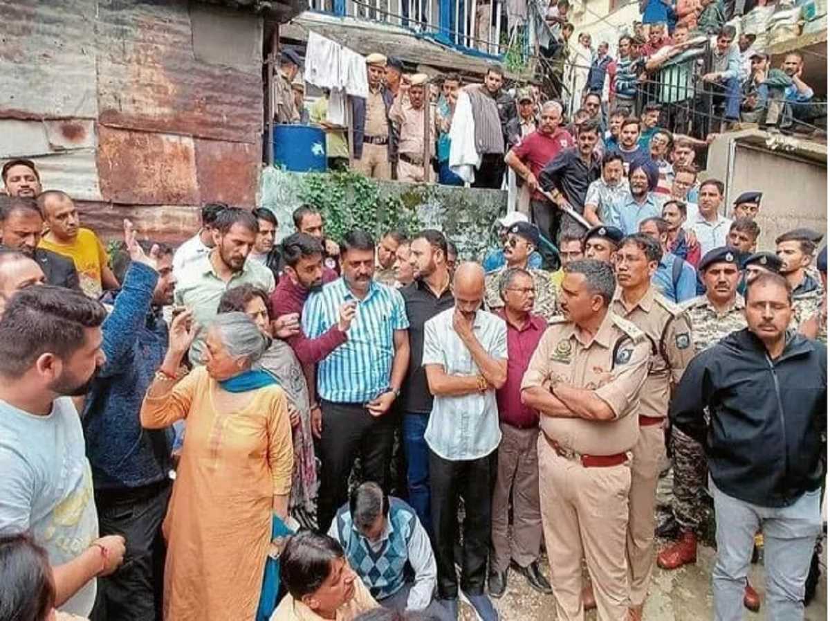 शिमला : अवैध मस्जिद को लेकर हिंदुओं ने निकाला रोष मार्च