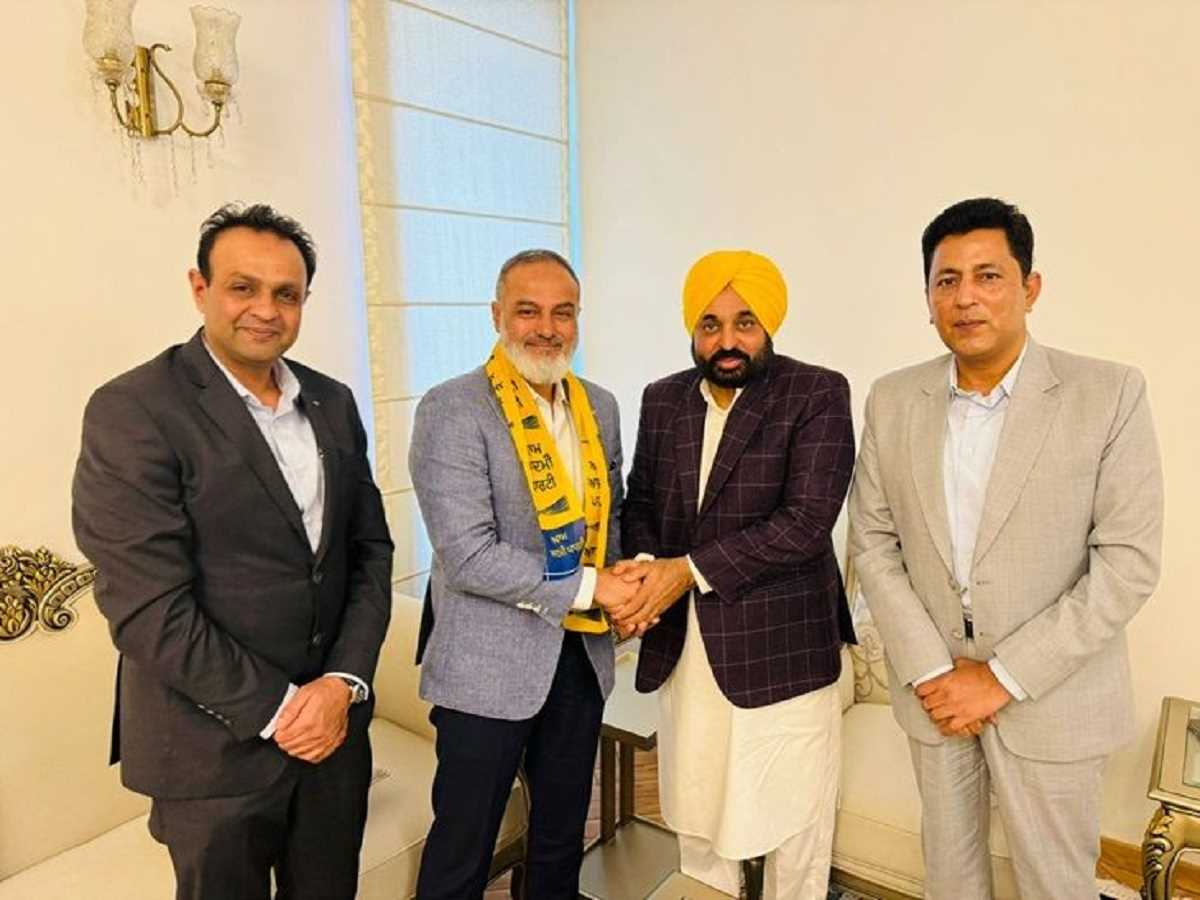 अकाली नेता मोहम्मद ओवैस ‘आप’ में शामिल