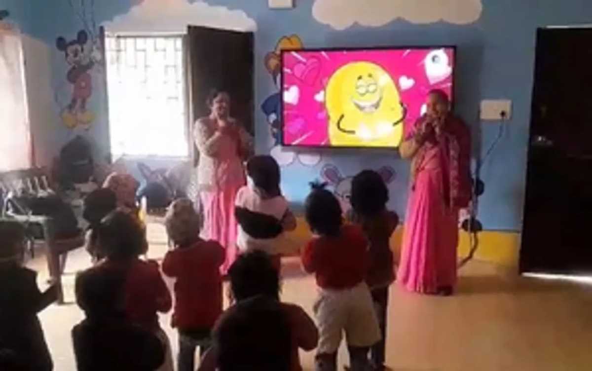 एआई आधारित आंगनबाड़ी केंद्र में बच्चों को मिल रही डिजिटल शिक्षा, संख्या में हुआ इजाफा