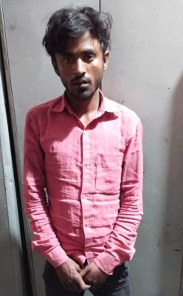 हिंडन एयरबेस के अंदर घुसने की कोशिश में एक गिरफ्तार