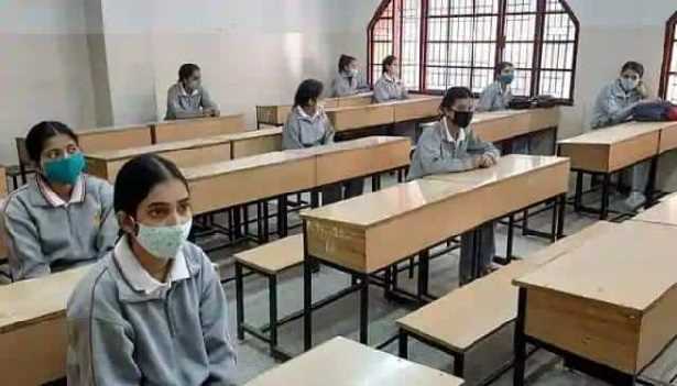 राजस्थान में दस महीने बाद खुले नौवीं से बारहवीं तक के स्कूल