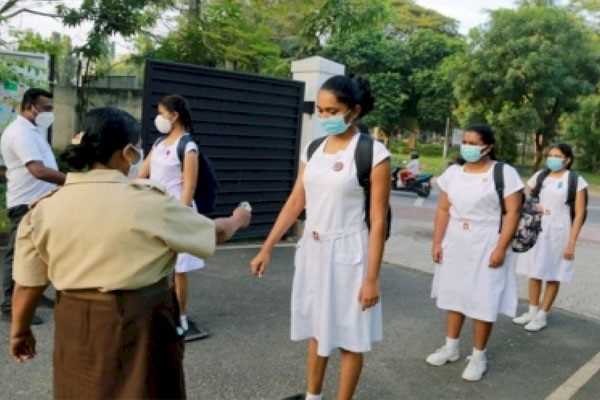 लगभग 11 महीनों बाद तेलंगाना में खुले स्कूल और कॉलेज