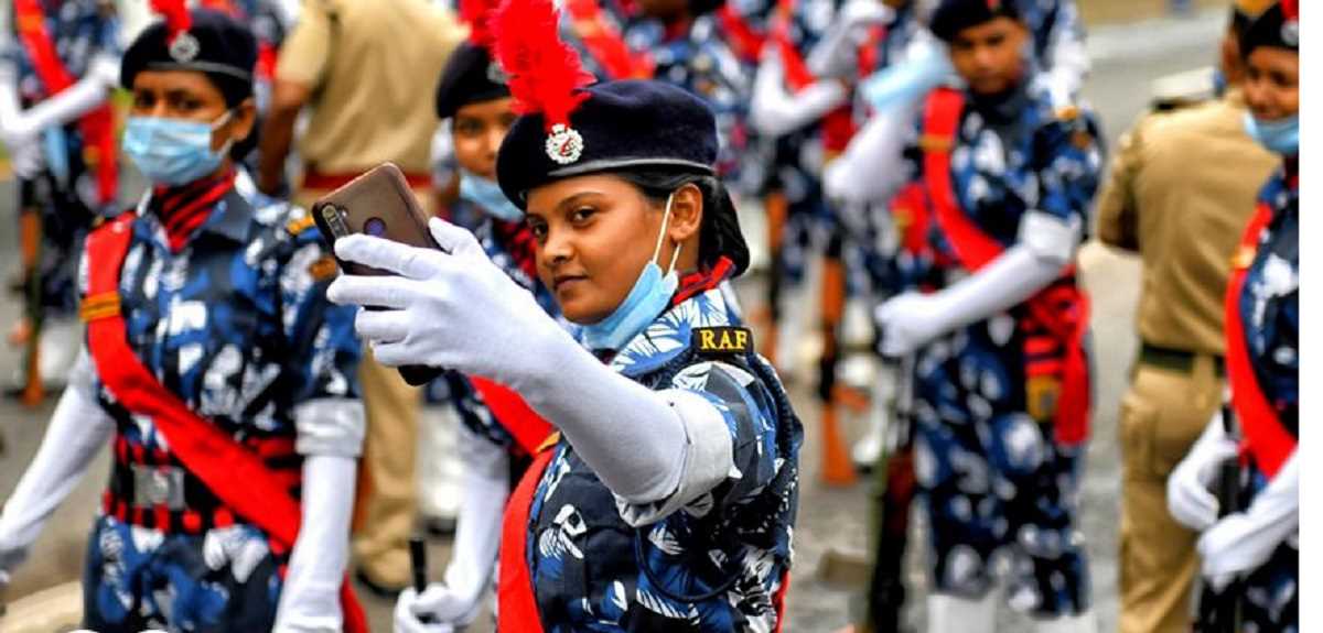 भारत में बाकियों से कम कमाते हैं मुसलमान और महिलाएं: रिपोर्ट