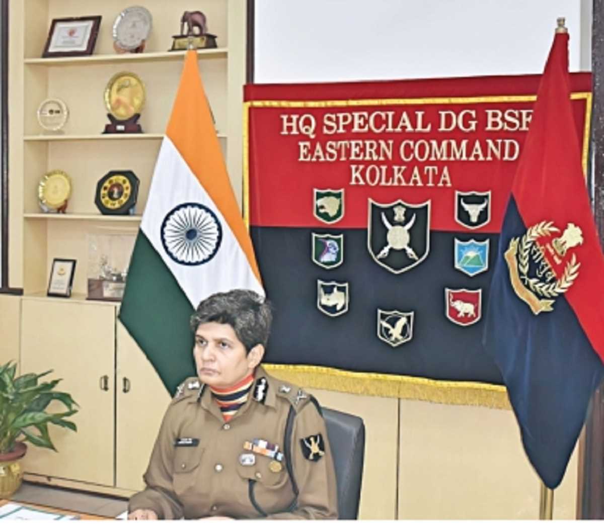 सोनाली मिश्रा बीएसएफ के ईस्टर्न जोन की कमान संभालने वाली पहली महिला अधिकारी बनी