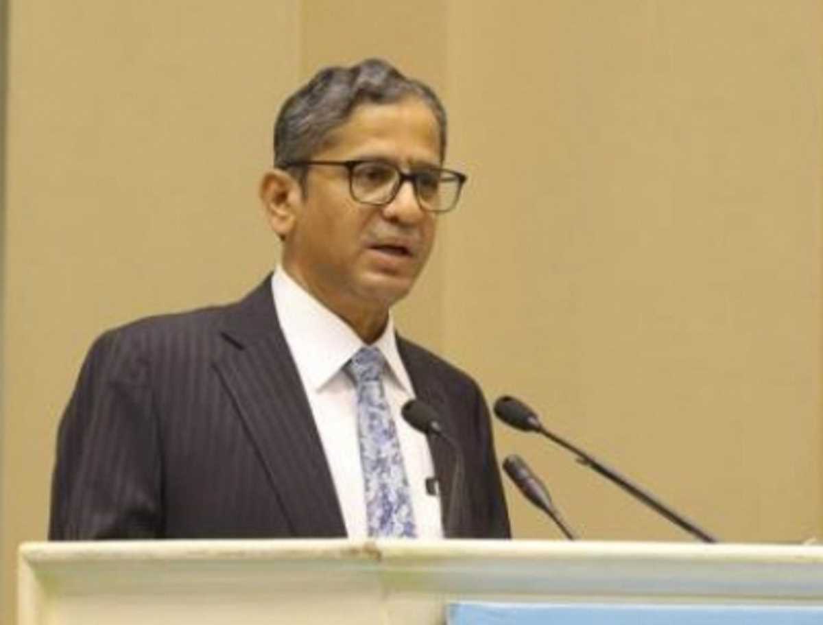 कार्यकाल के आखिरी दिन CJI एनवी रमणा ने क्यों मांगी माफ़ी ?