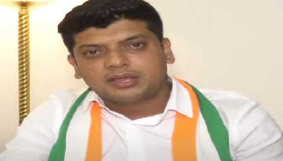 कोराेना वायरस प्रधानमंत्री , भाजपा के निर्देशों का पालन करता है: अमित पाटकर