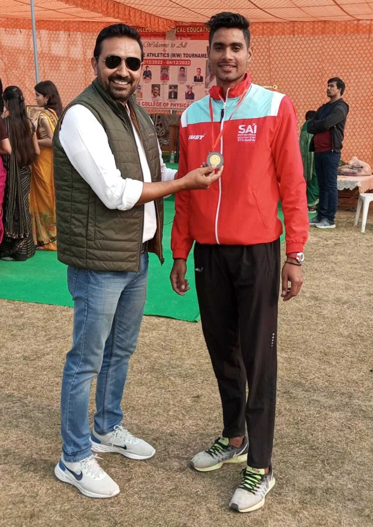 बुलंदशहर : एथलेटिक्स प्रतियोगिता में अमर सिंह महाविद्यालय के छात्र ने धमाल मचाया