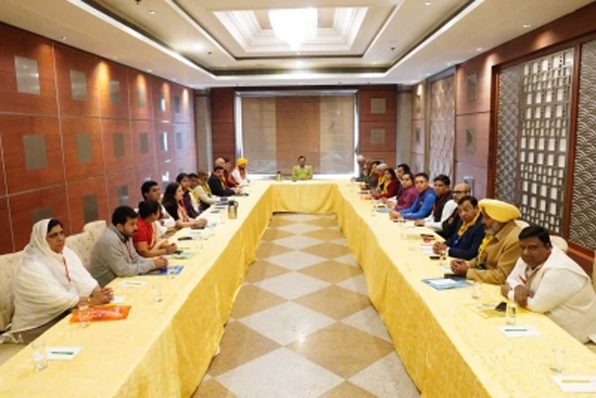 राष्ट्रीय परिषद की बैठक में आप ने विस्तार योजना पर की चर्चा