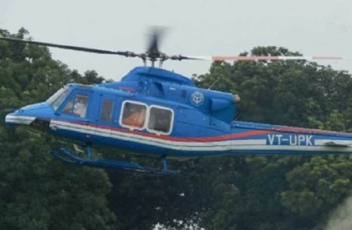 वाराणसी में सीएम योगी आदित्यनाथ का हेलीकॉप्टर पक्षी से टकराया, इमरजेंसी लैंडिंग